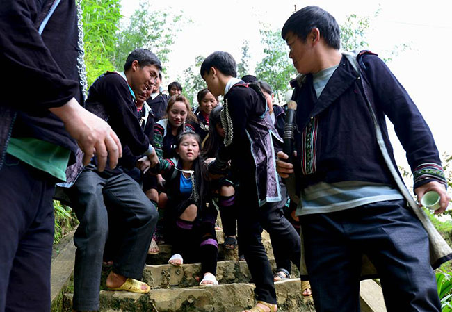 Du lịch Sáng tác Ẩm thực 'Không nên chỉ vì phẫn nộ mà coi kéo vợ là hủ tục'