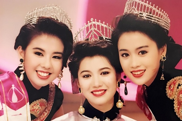 Hậu trường ít ai biết sau 2 cuộc thi hoa hậu đình đám